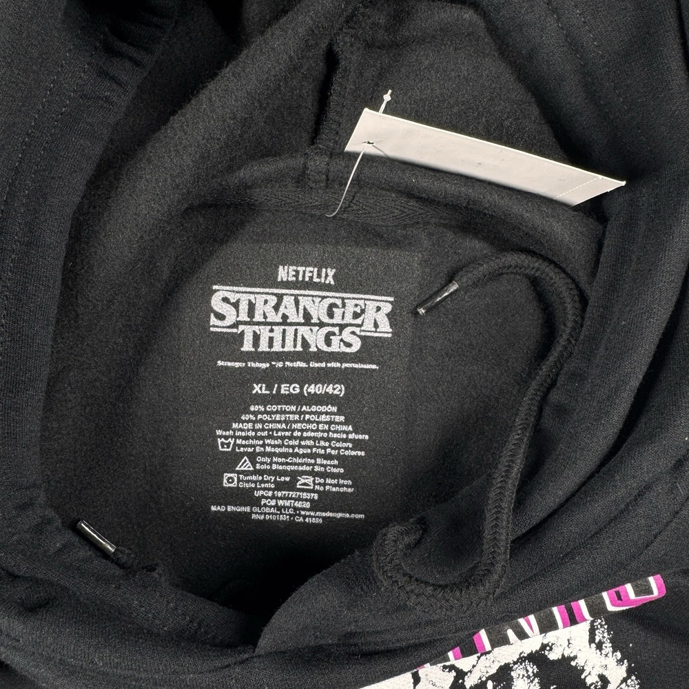 Stranger Things Hawkins Graphic Hoodie Men's XL Black Pullover Netflix NWT - Picture 8 of 9